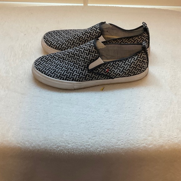 Tommy Hilfiger Black and White Patterned Sneakers - Picture 5 of 7